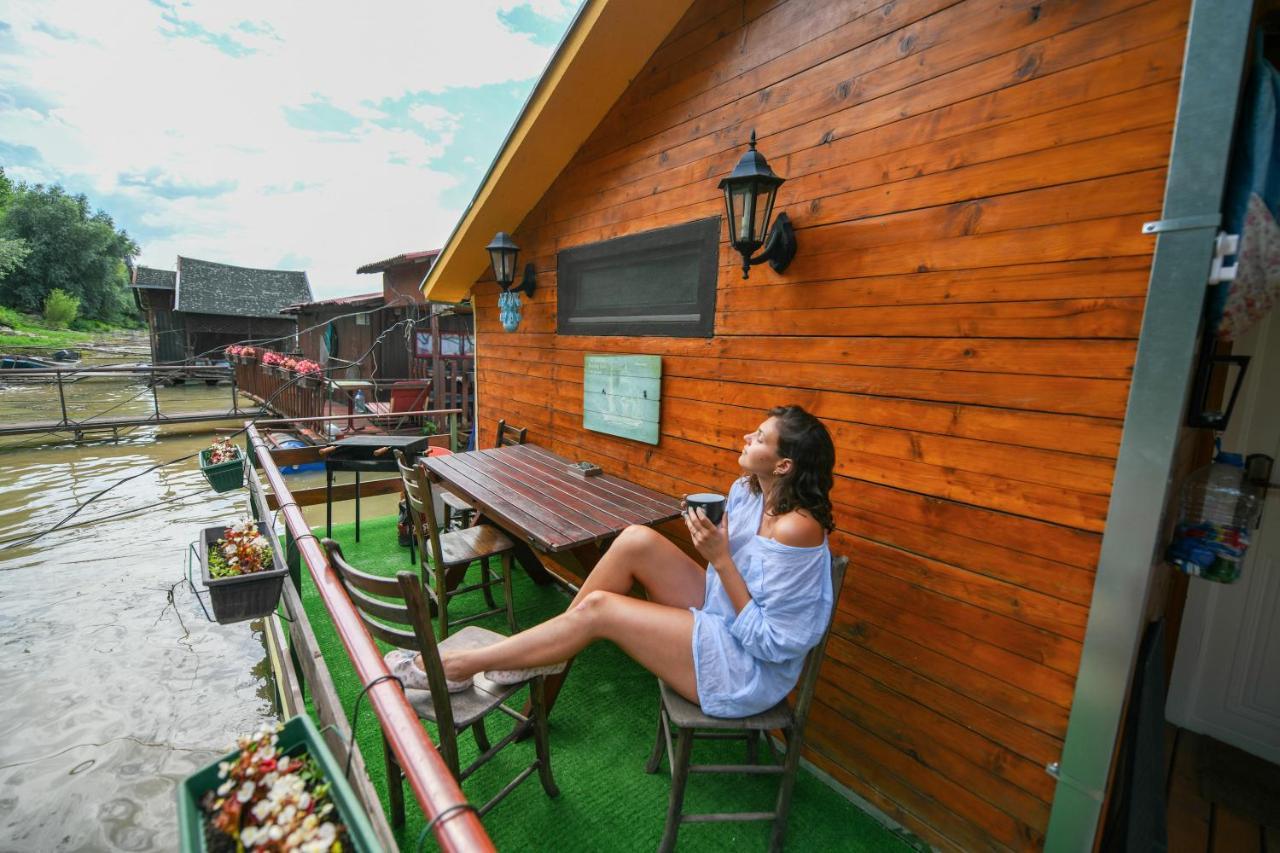 Sagando - Floating House On Sava River Belgrade Extérieur photo