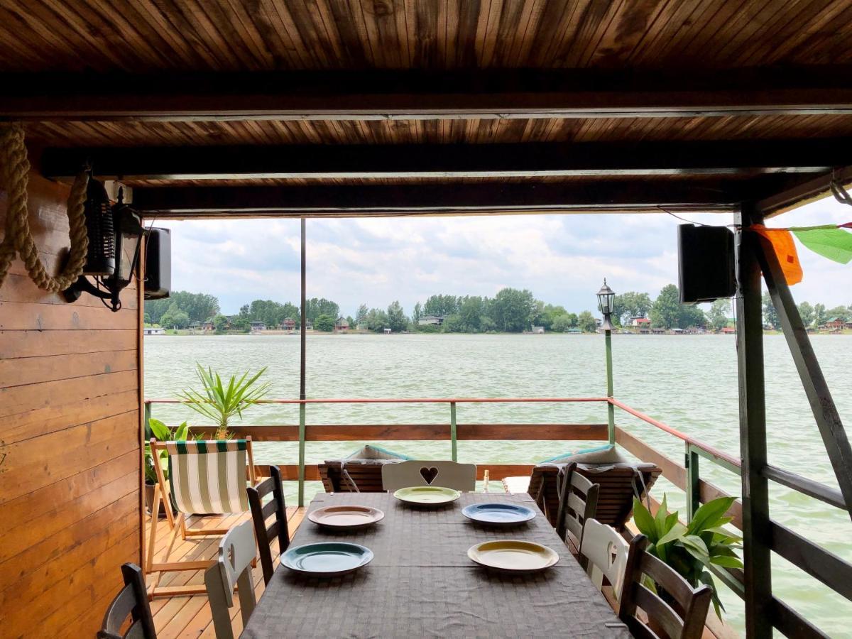 Sagando - Floating House On Sava River Belgrade Extérieur photo